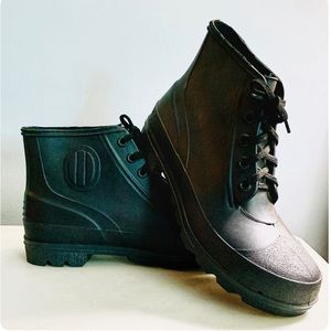 Black steel toe oil-resistant rubber safety boots